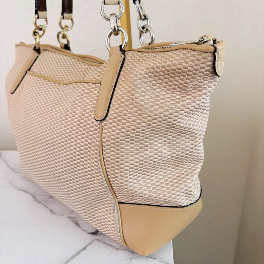 Coach stylish tote